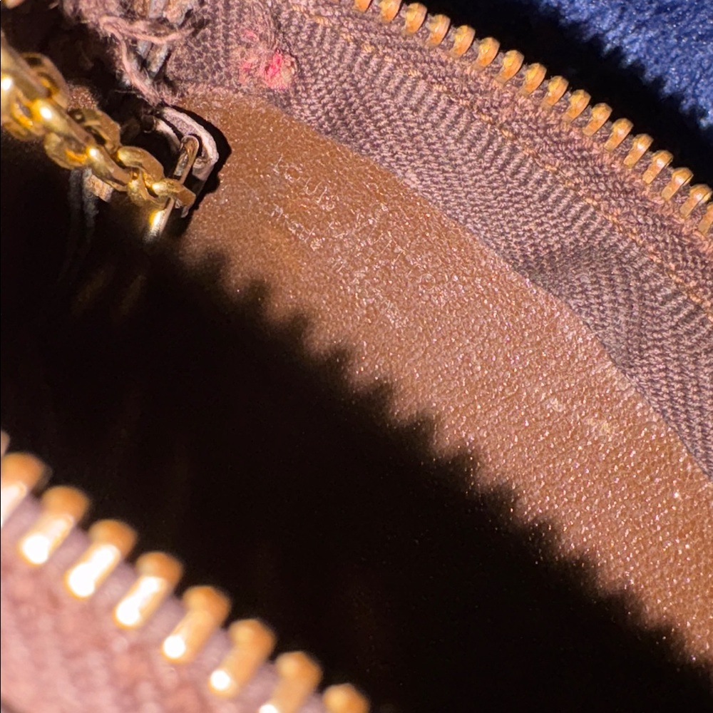Louis Vuitton Vintage Monogram Key/Card Pouch - Picture 8 of 9
